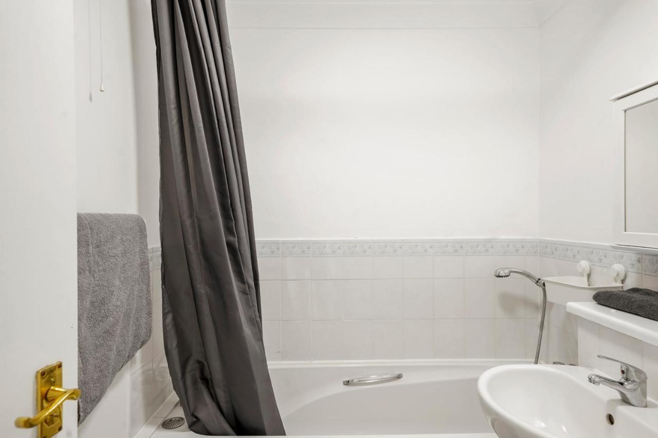Apartamento Cozy Luton Town Centre Retreat Exterior foto