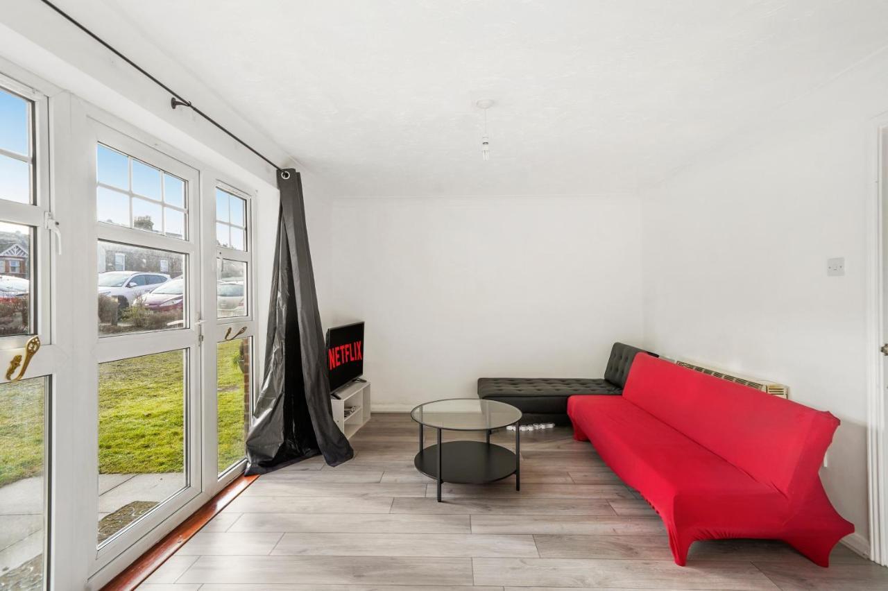 Apartamento Cozy Luton Town Centre Retreat Exterior foto