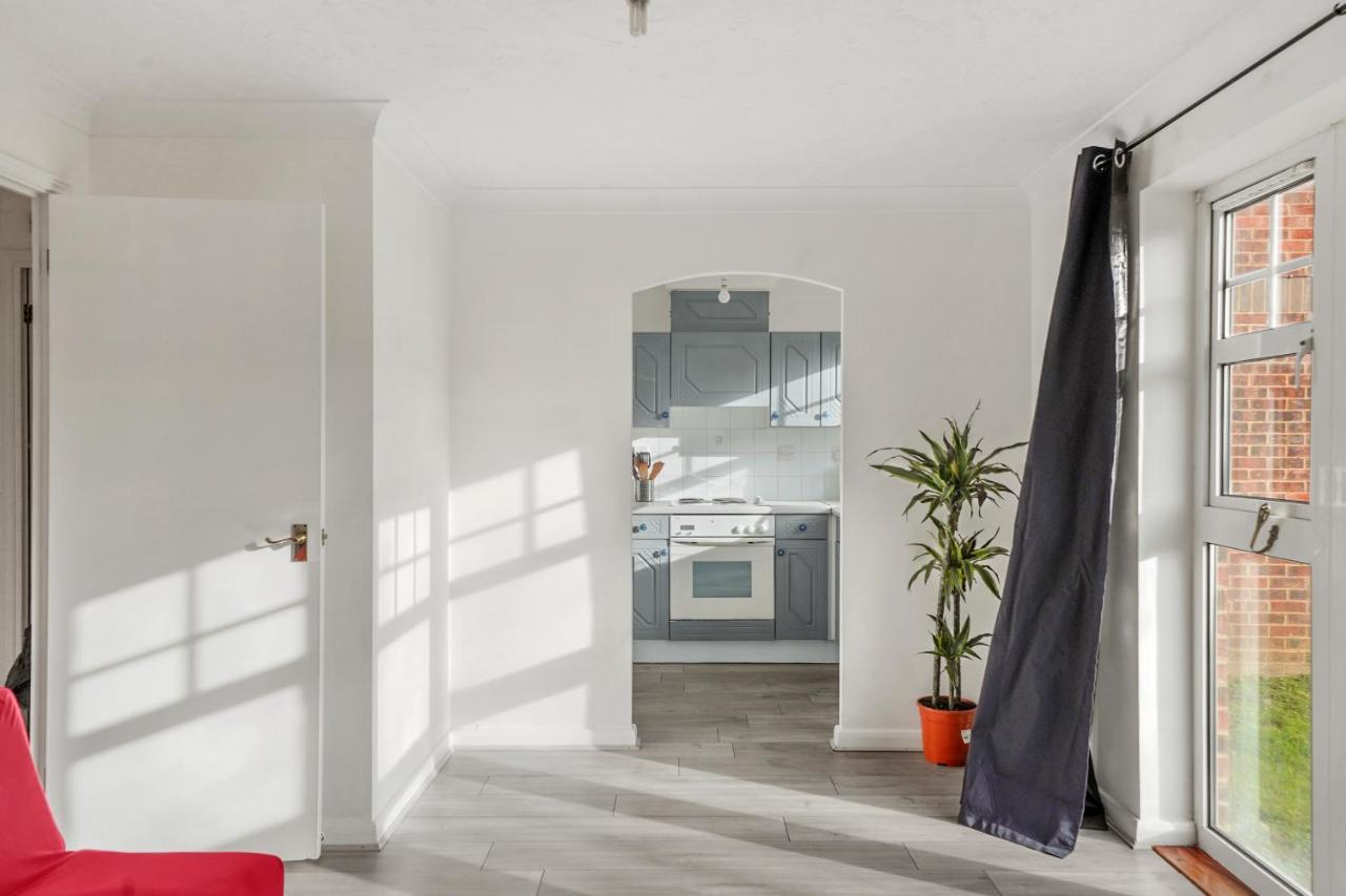 Apartamento Cozy Luton Town Centre Retreat Exterior foto